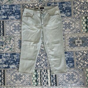 Charter Club Bristol Capri Size 14P Tummy Control Blue Denim